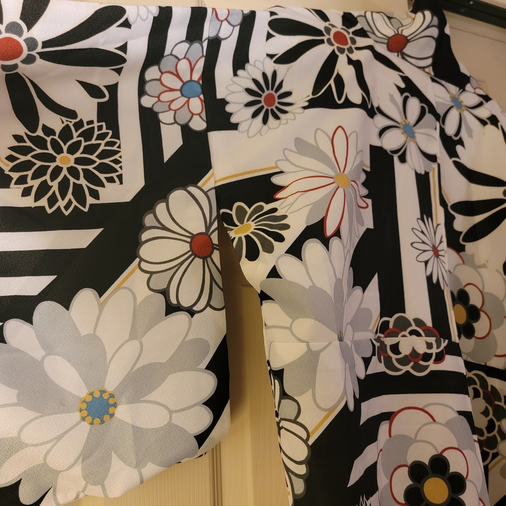 Floral Kimono Robe - Picture 3 of 6